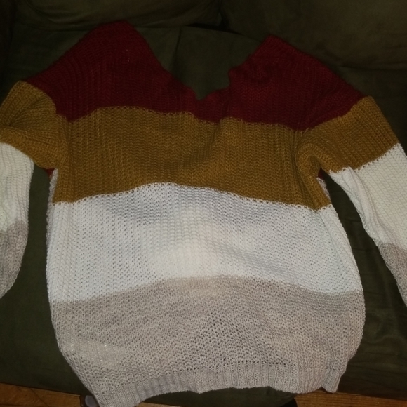Colorblock Sweater. - Picture 2 of 6